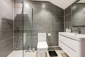 Photo 14- click for photo gallery